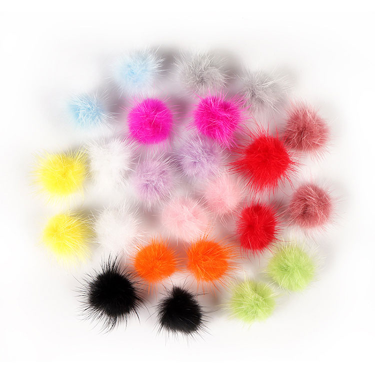 24 Stück Nagelbommel, flauschiger Ball